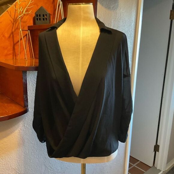 About A Girl Womens Collared Plunging Neck Roll Tab Sleeve Blouse Black Small - Picture 7 of 8